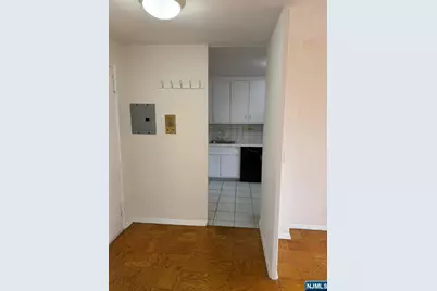 39 39th Street 2L #2L, Paterson, NJ 07514 - Photo 6