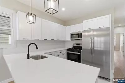 67 Brookdale Avenue, Newark, NJ 07106 - Photo 14