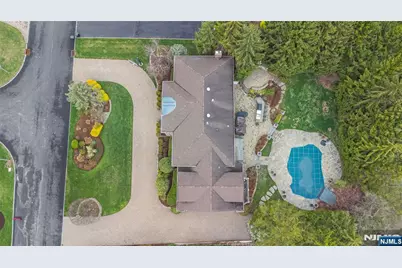 5 Blackberry Lane, Caldwell, NJ 07006 - Photo 4