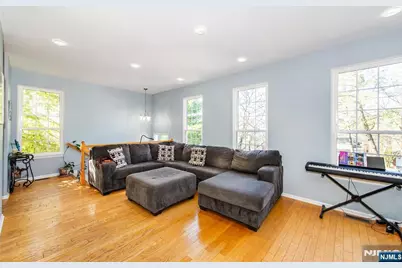 10 Gannett Court, Wayne, NJ 07470 - Photo 2