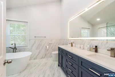10 Gannett Court, Wayne, NJ 07470 - Photo 16