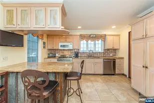 10 Cleveland Rd, Caldwell, NJ 07006 - Photo 12