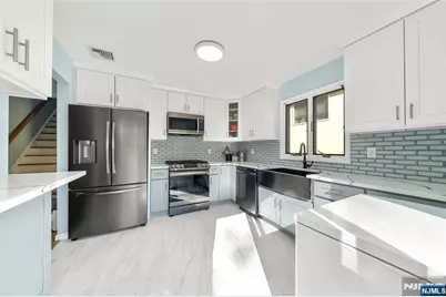 224 Warren Avenue A #A, Fort Lee, NJ 07024 - Photo 10