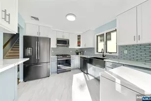 224 Warren Ave A, Fort Lee, NJ 07024 - Photo 10