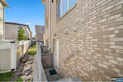 224 Warren Avenue A #A, Fort Lee, NJ 07024 - Photo 24
