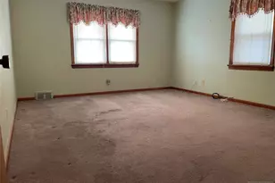 529 Fern Ave, Lyndhurst Township, NJ 07071 - Photo 8