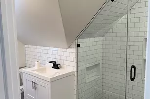 33 Montclair Ave 2, Montclair, NJ 07042 - Photo 18