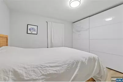 40 Ames Avenue, Bergenfield, NJ 07621 - Photo 18