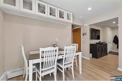 40 Ames Avenue, Bergenfield, NJ 07621 - Photo 10