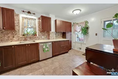113 Lake Street, Bergenfield, NJ 07621 - Photo 10