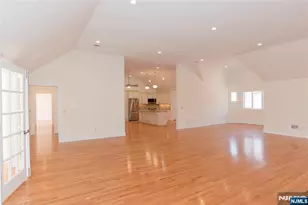673 Glendale Road Upstairs Apa, Franklin Lakes, NJ 07417 - Photo 10
