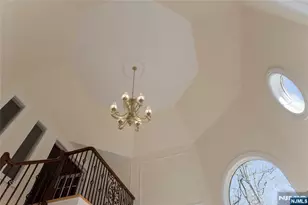 673 Glendale Road Upstairs Apa, Franklin Lakes, NJ 07417 - Photo 12