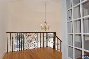 673 Glendale Road Upstairs Apa, Franklin Lakes, NJ 07417 - Photo 12