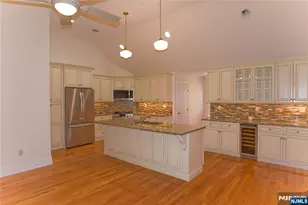673 Glendale Road Upstairs Apa, Franklin Lakes, NJ 07417 - Photo 2