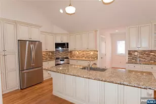 673 Glendale Road Upstairs Apa, Franklin Lakes, NJ 07417 - Photo 6