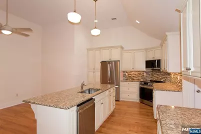 673 Glendale Road Upstairs Apa #Upstairs Apa, Franklin Lakes, NJ 07417 - Photo 4