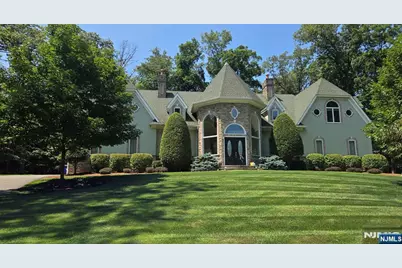 673 Glendale Road Upstairs Apa #Upstairs Apa, Franklin Lakes, NJ 07417 - Photo 1