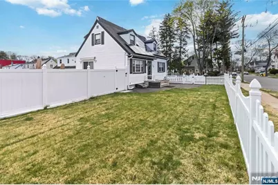 569 Linden Avenue, Teaneck Township, NJ 07666 - Photo 36