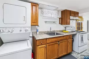 569 Linden Ave, Teaneck Township, NJ 07666 - Photo 28