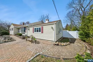 576 Thurnau Dr, River Vale Township, NJ 07675 - Photo 4