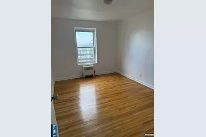 2350 Linwood Avenue 3H #3H, Fort Lee, NJ 07024 - Photo 4