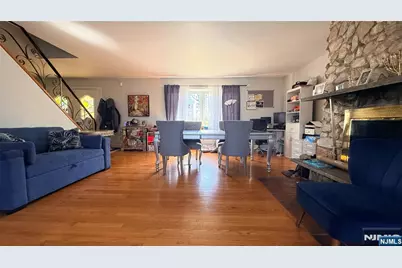 200 Larch Avenue, Teaneck Township, NJ 07666 - Photo 4