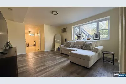 200 Larch Avenue, Teaneck Township, NJ 07666 - Photo 22