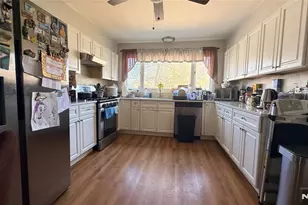 200 Larch Ave, Teaneck Township, NJ 07666 - Photo 8