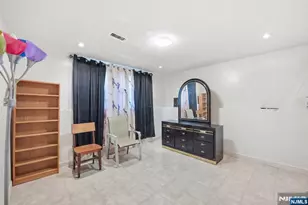 674 Berkeley Ave, Orange, NJ 07050 - Photo 20