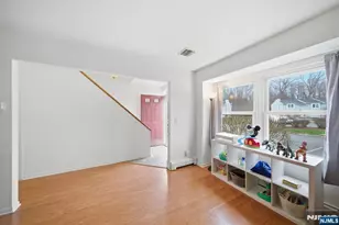 28 Village Dr 303, Hamburg, NJ 07419 - Photo 8