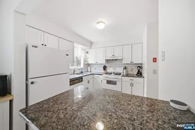 28 Village Drive 303 #303, Hamburg, NJ 07419 - Photo 10