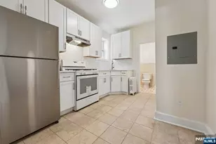7 Bender Pl 3, Cliffside Park, NJ 07010 - Photo 6