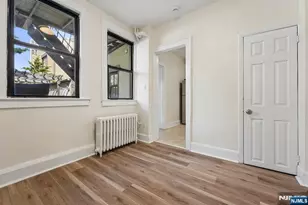 7 Bender Pl 3, Cliffside Park, NJ 07010 - Photo 10