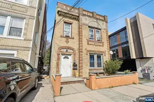 7 Bender Pl 3, Cliffside Park, NJ 07010 - Photo 2