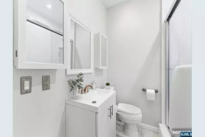 211 14th Street 3R #3R, Hoboken, NJ 07030 - Photo 18