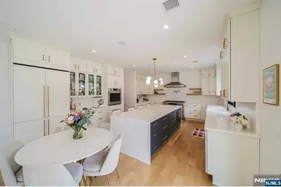 144 Village Circle, Paramus, NJ 07652 - Photo 14