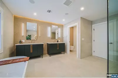 144 Village Circle, Paramus, NJ 07652 - Photo 40