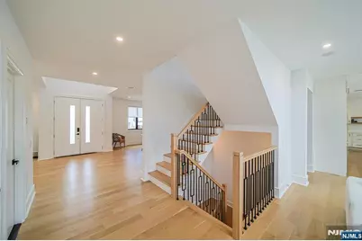 144 Village Circle, Paramus, NJ 07652 - Photo 8