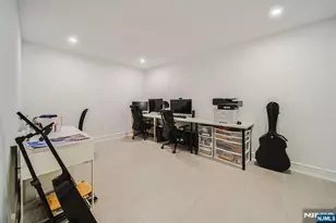 144 Village Cir, Paramus, NJ 07652 - Photo 30