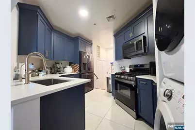 18 Independence Way J018 #J018, Edgewater, NJ 07020 - Photo 12