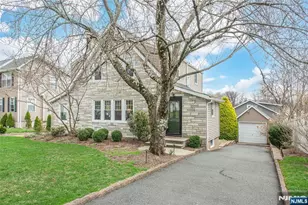 446 Lincoln Ave, Wyckoff Township, NJ 07481 - Photo 2