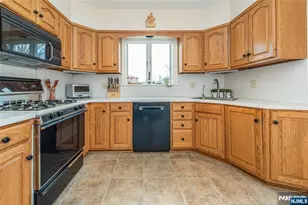 446 Lincoln Ave, Wyckoff Township, NJ 07481 - Photo 8