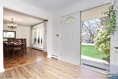 7 Tufts Court, Paramus, NJ 07652 - Photo 6