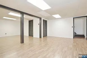 7 Tufts Ct, Paramus, NJ 07652 - Photo 36