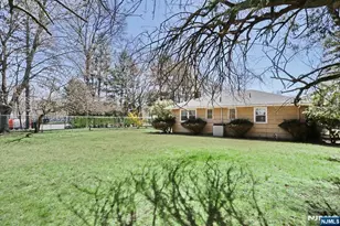 7 Tufts Ct, Paramus, NJ 07652 - Photo 44