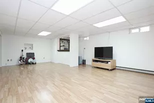 7 Tufts Ct, Paramus, NJ 07652 - Photo 40