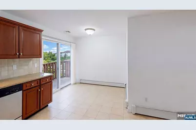 272 Highland Avenue, Palisades Park, NJ 07650 - Photo 22