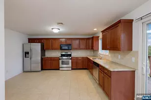 272 Highland Ave, Palisades Park, NJ 07650 - Photo 24