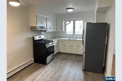 41 Kipp Avenue 1 #1, Elmwood Park, NJ 07407 - Photo 8