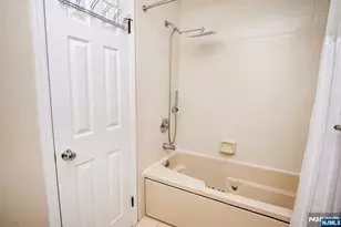 507 Windsor Dr 107, Palisades Park, NJ 07650 - Photo 18